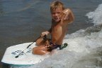 Tobias surfer p� Kuta Beach.